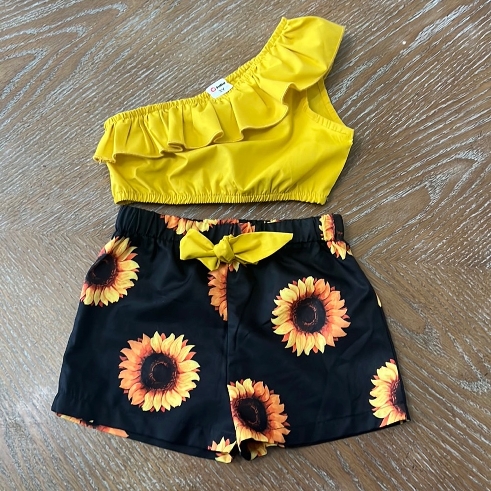 Cute Sunflower Outfit